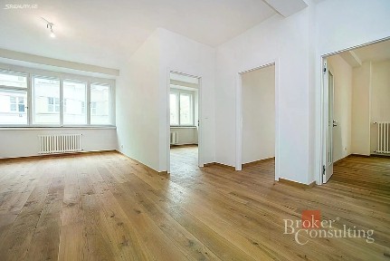 Pronájem kanceláře 110 m² Jičínská, Praha - Vinohrady
