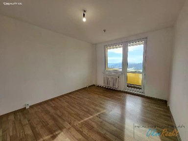 Pronájem bytu 3+1 78 m² Kaštanová, Rosice