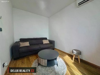Pronájem bytu 1+kk 28 m² Šatovská, Znojmo - Oblekovice