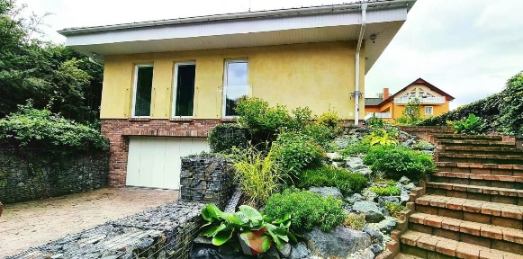 Pod Strání, Podolanka