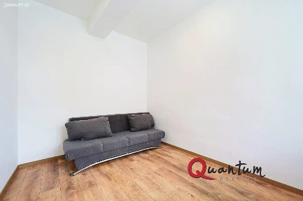 Prodej bytu 1+kk 19 m² Suchdolské náměstí, Praha - Suchdol
