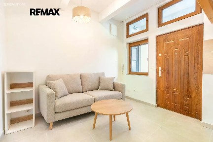 Prodej bytu 1+kk 19 m² Mošnova, Praha - Smíchov