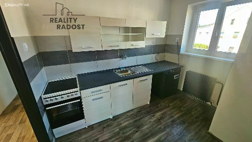 Pronájem bytu 3+1 68 m² Modlany - Suché