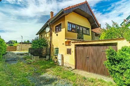 Panenský Týnec