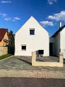 Břežany II