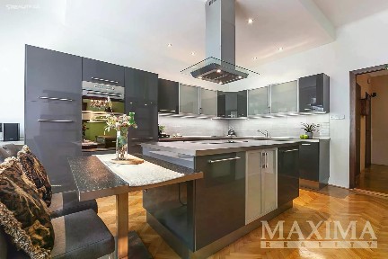 Prodej bytu 3+1 89 m² Umělecká, Praha - Holešovice