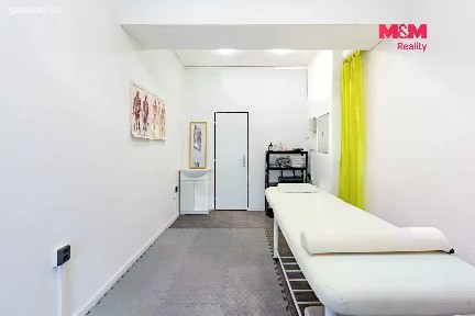 Pronájem obchodního prostoru 24 m²