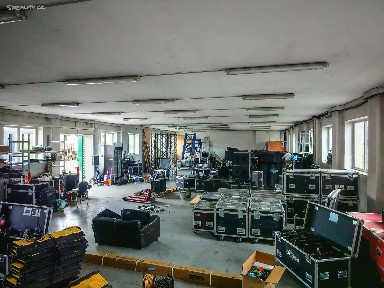 Pronájem obchodního prostoru 330 m²