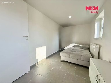 Pronájem bytu 1+1 40 m²
