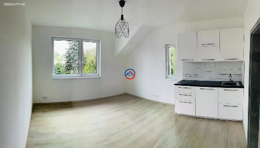 Pronájem bytu 1+kk 33 m²