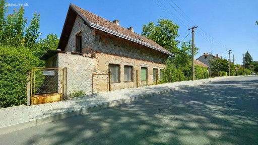 Vrané nad Vltavou, Praha-západ, Nádražní