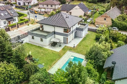 Prodej rodinného domu 229 m², pozemek 777 m²