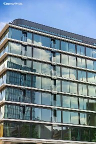 Pronájem kanceláře 893 m²