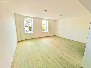 Pronájem bytu 2+1 60 m² Revoluční, Krupka - Unčín