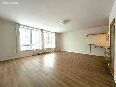 Pronájem bytu 1+kk 40 m² Vinohradská, Praha - Strašnice