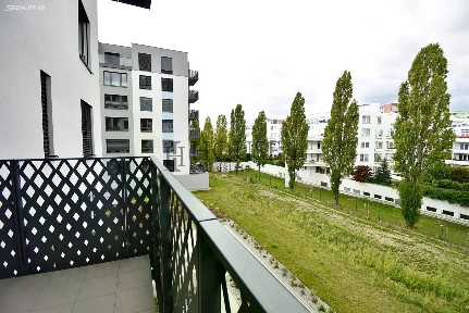 Pronájem bytu 1+kk 32 m²
