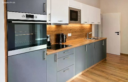 Pronájem bytu 1+kk 60 m² Staroújezdská, Praha - Újezd nad Lesy