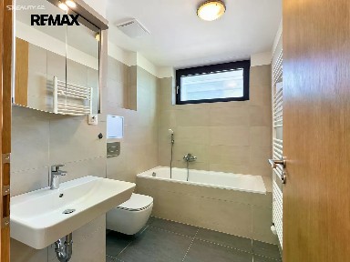 Pronájem bytu 3+kk 77 m² U Traktorky, Praha - Dolní Chabry