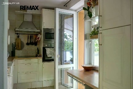 Pronájem bytu 2+1 50 m² Poděbradská, Praha - Hloubětín