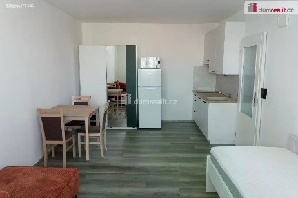 Pronájem bytu 1+kk 32 m² Děčínská, Praha - Střížkov