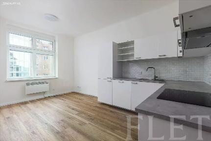 Prodej bytu 2+kk 45 m² U Vody, Praha - Holešovice