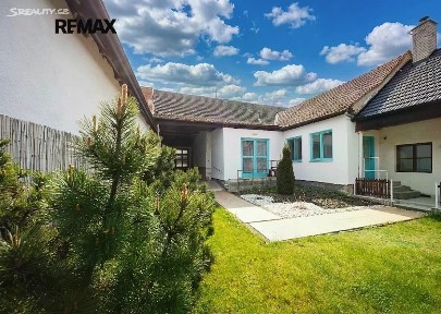 Pronájem bytu 3+kk 77 m²