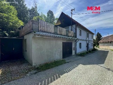 Prodej rodinného domu 226 m², pozemek 1039 m²