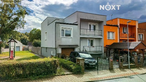 Prodej rodinného domu 216 m², pozemek 447 m²