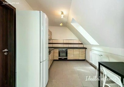 Pronájem bytu 2+kk 50 m² U Valu, Nupaky