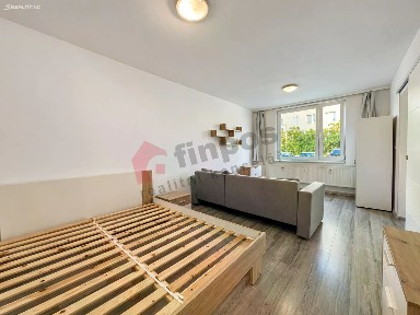 Pronájem bytu 1+1 43 m² Višňová, Milovice - Mladá