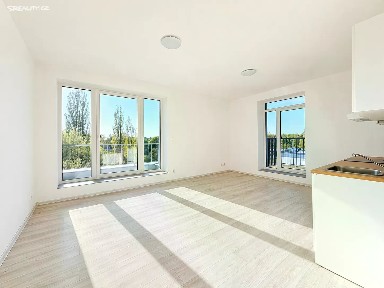 Pronájem bytu 3+kk 61 m²