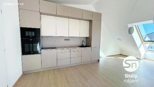 Pronájem bytu 2+kk 85 m²