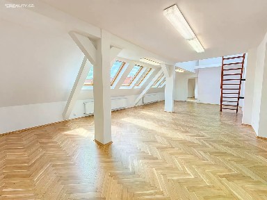 Pronájem kanceláře 150 m² Kodaňská, Praha - Vršovice