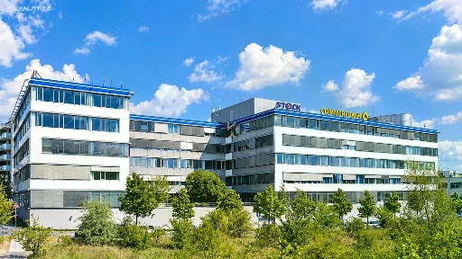 Pronájem kanceláře 242 m²