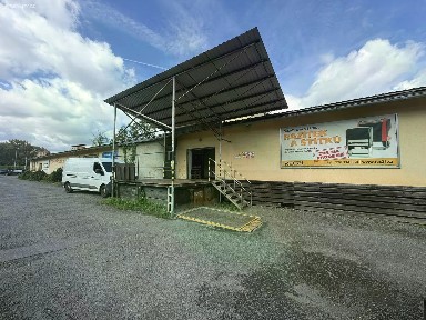 Pronájem obchodního prostoru 977 m²