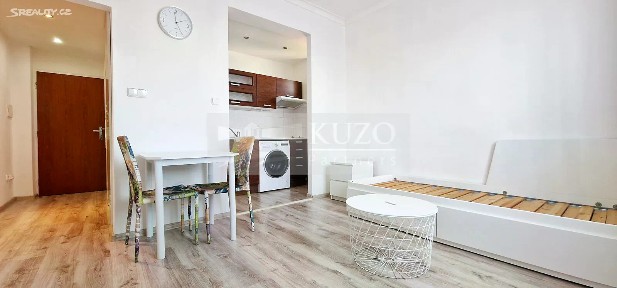 Pronájem bytu 1+kk 25 m² Haškova, Chomutov