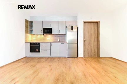 Pronájem bytu 1+kk 38 m²