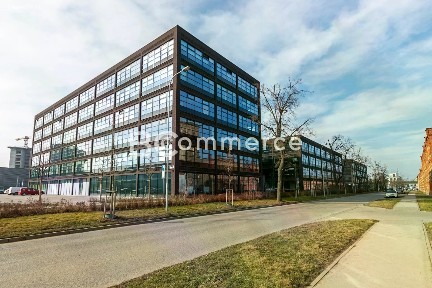 Pronájem kanceláře 385 m²