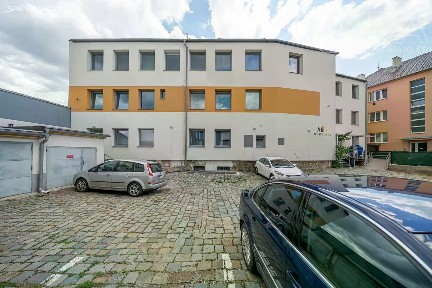 Pronájem kanceláře 100 m²