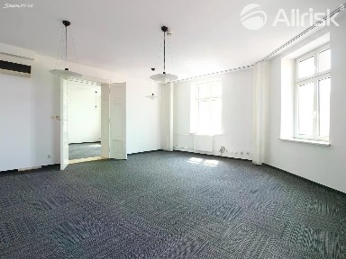 Pronájem kanceláře 527 m²