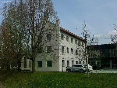 Pronájem kanceláře 557 m²