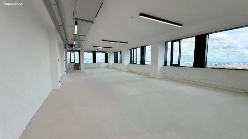 Pronájem kanceláře 483 m²