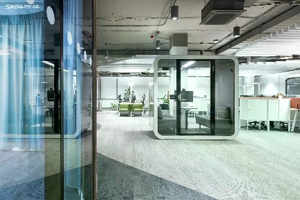 Pronájem kanceláře 900 m²