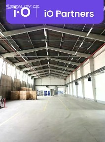 Pronájem skladového prostoru 793 m²