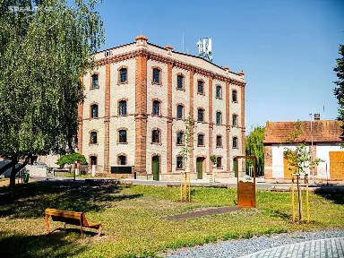 Pronájem kanceláře 142 m² Štenclova, Dašice