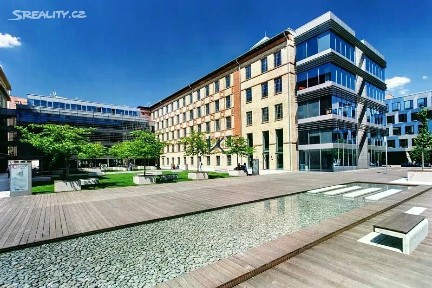 Pronájem kanceláře 653 m²