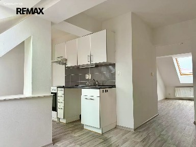 Pronájem bytu 1+kk 39 m² Úslavská, Plzeň - Východní Předměstí