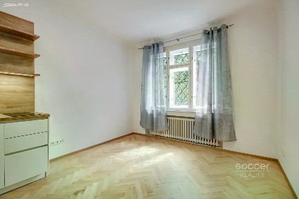 Pronájem bytu 1+kk 25 m² U krčského nádraží, Praha - Krč