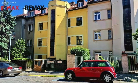 Pronájem bytu 1+1 47 m² Fráni Šrámka, Praha - Smíchov