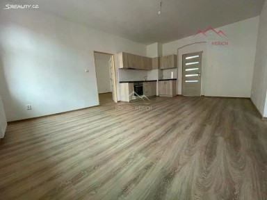 Pronájem bytu 3+1 90 m² Ruská, Chomutov